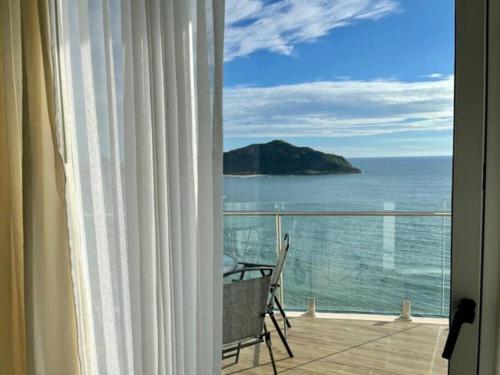 CONDO DE LUJO EN PLAYA ZONA DORADA CAMINO AL MAR in Mazatlán