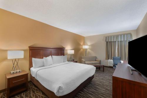 Best Western Plus Russellville Hotel & Suites - image 12
