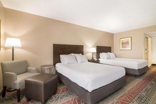 Queen Room with Two Queen Beds - Pet-Friendly/Non-Smoking
