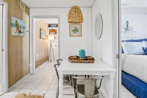 Vilano Beach Oasis Bungalow in St. Augustine, USA