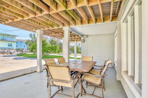 Vilano Beach Oasis Bungalow in St. Augustine, USA