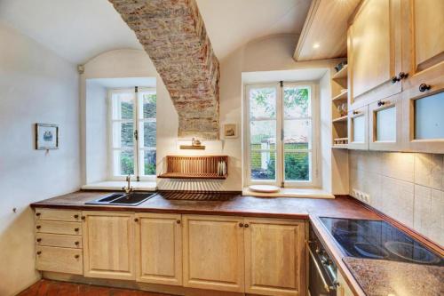Cozy Old Town Historic House, Tallinn (photo 8)