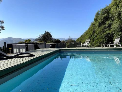 Moderna casa nueva en hermosa y soleada parcela - La Vinita