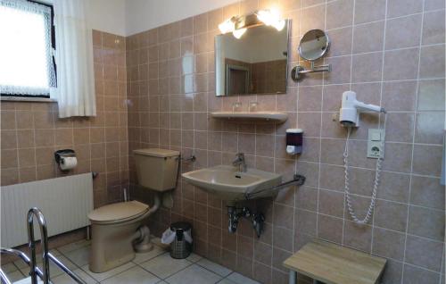 Two-Bedroom Apartment in Thalfang - image 9