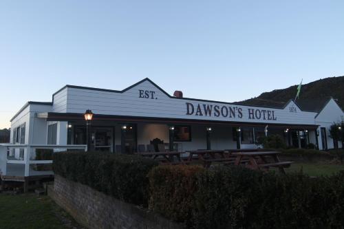 Restorāns, Dawsons Hotel in Reeftona
