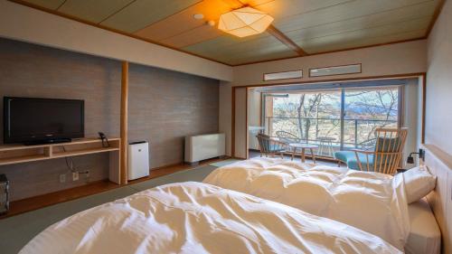 Twin Room with Tatami Area and Balcony