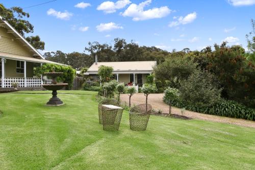 Clovelly Cottage