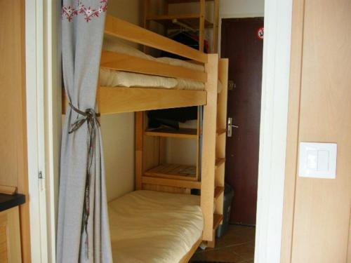 Studio cabine rénové au pied des pistes - 4/5 pers, balcon, forfait ménage - FR-1-689-35 Studio cabine rénové au pied des pistes - 4/5 pers, balcon, forfait ménage - FR-1-689-35