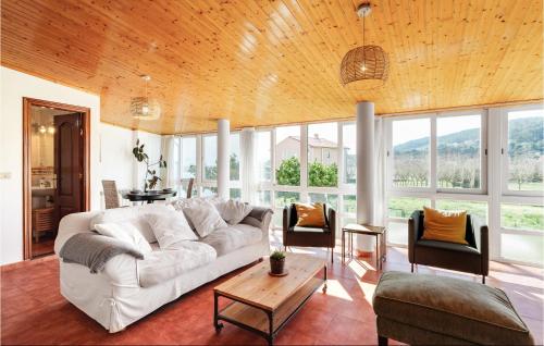  Lovely Home In Muros With Kitchen in Muros