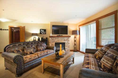 3220 - Two Bedroom Standard Powderhorn Lodge condo