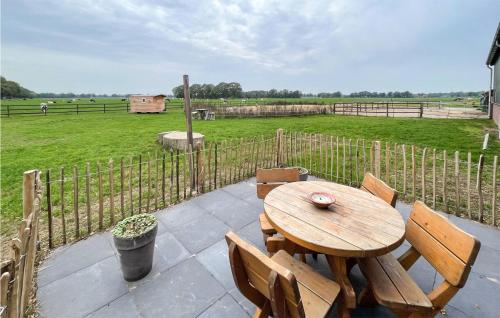  Pet Friendly Home In Beltrum, Ferienwohnung in Beltrum