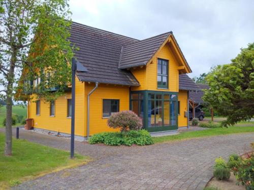 Das gelbe Landhaus in Tellig, Deutschland