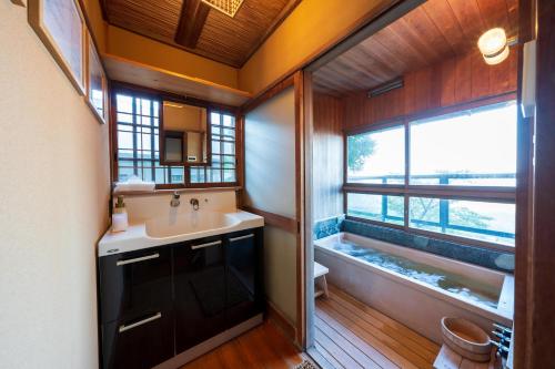 Bathroom, Suite Villa Ocean View Atami Shizenrou - Japanese style in Kamitaga