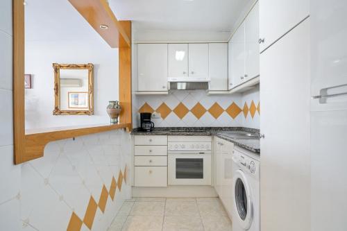 Apartment with Sea View image 2