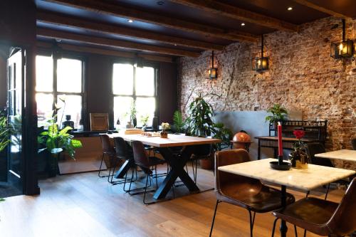 Hotel Hoksbergen – Amsterdam, NY