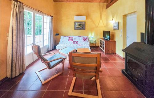 Beautiful Home In Ferrières-Poussarou (Beautiful Home In Ferrieres-Poussarou) in Berlou