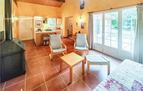 Beautiful Home In Ferrières-Poussarou (Beautiful Home In Ferrieres-Poussarou) in Berlou