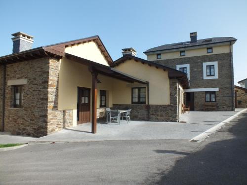 Apartamentos Puerta del Castro in 卡尔塔比奥