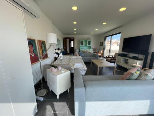 Colourful & spacious flat for 2 in West Amman!