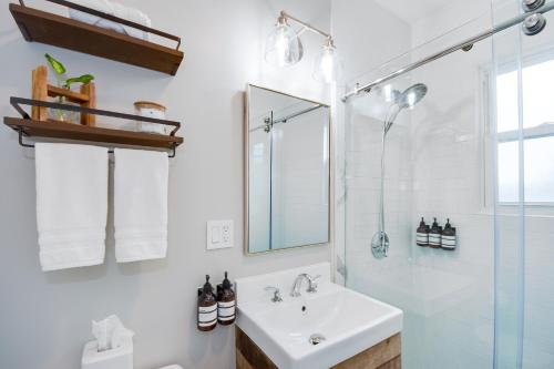 Boston Three Bedroom Apartment in Boston, USA