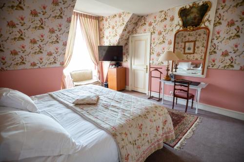 room detail thumbnail 1