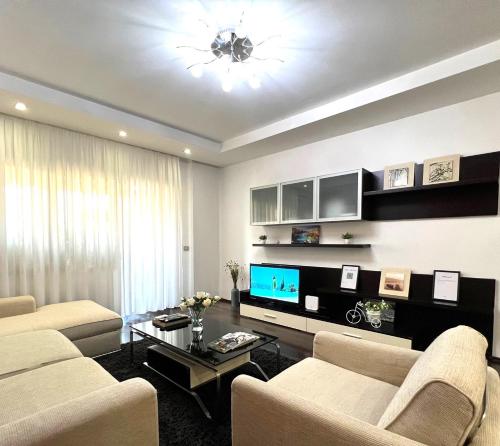 The spacious comfy apartment in the heart of Blloku, Tirana (photo 4)