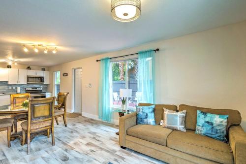 Turquoise Escape about 1 Mi to Sailfish Marina! in West Palm Beach, USA