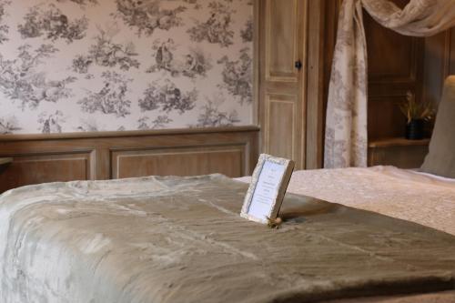 Standard Double Room image 2