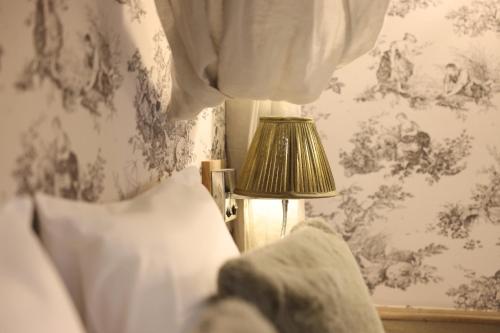 Budget Double Room image 9