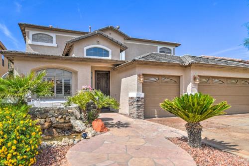 Pool, Game Room and Views! Laveen Village Getaway in Laveen