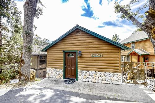 Lakefront Retreat