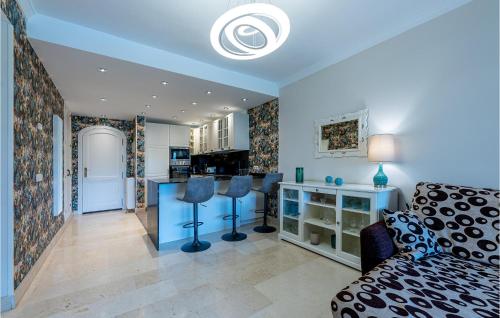Apartment Elviria - image 11