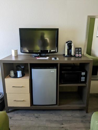 Quality Inn & Suites Delaware - image 7
