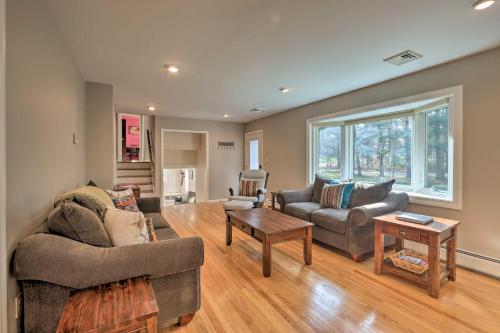 Family-Friendly Woodbury Home with Yard and Deck! in Woodbury, USA