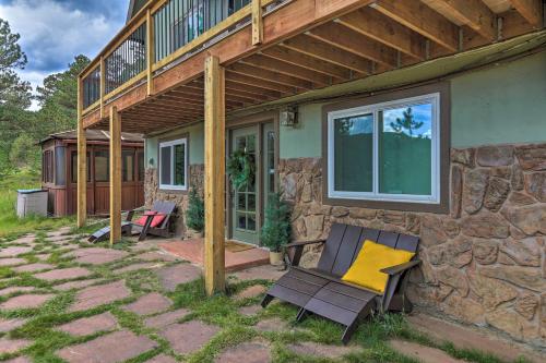 Stunning Evergreen Chalet with Private Hot Tub! in Evergreen (CO)