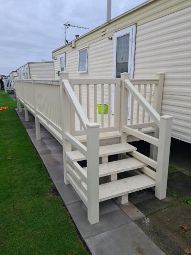 6 berth 3 bedroom Northshore Skegness Emirates