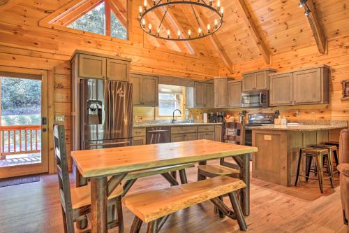 Private Cabin w/ Furnished Porch on < 3 Acres!, Mineral Bluff (fotografie 9)