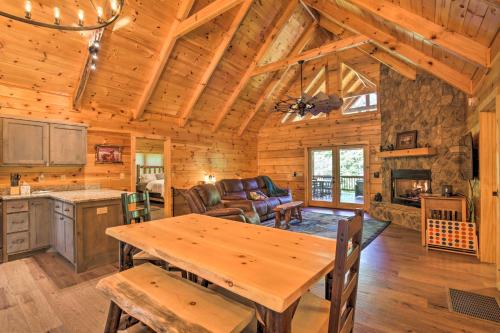 Private Cabin w/ Furnished Porch on < 3 Acres!, Mineral Bluff (fotografie 8)