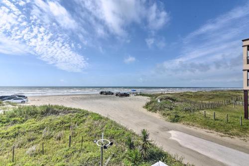 Galveston Beachfront House with Deck and Ocean Views!