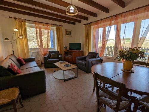 Maison avec grand jardin clos et équipements bébé - FR-1-653-22 gîte à louer Le Temple