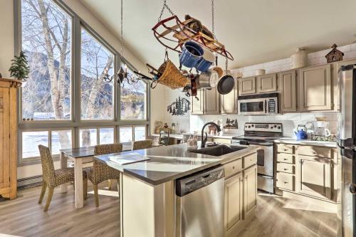 Charming Mtn Home on Golf Course about 4 Mi to Slopes! - image 10