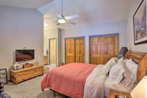 Charming Mtn Home on Golf Course about 4 Mi to Slopes! - image 11