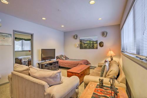 Charming Mtn Home on Golf Course about 4 Mi to Slopes! - image 11