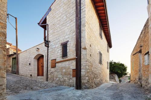 KANTARA HOUSE - A Rural Retreat of Comfort & Class!