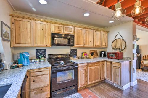 Steps to Lake! Charming Cabin Pool Access and Decks