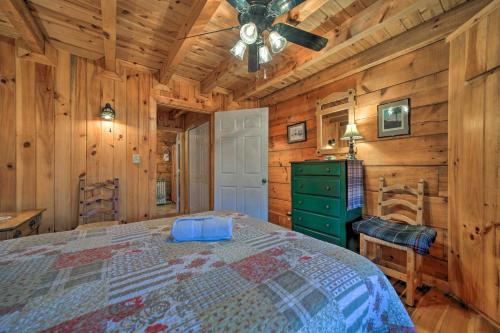 Secluded Smoky Mtn Cabin with Hot Tub and Fire Pit! in Bryson City, USA
