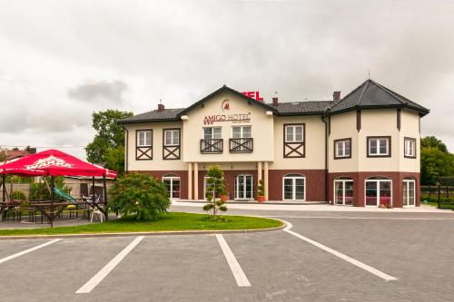 . Amigo Hotel