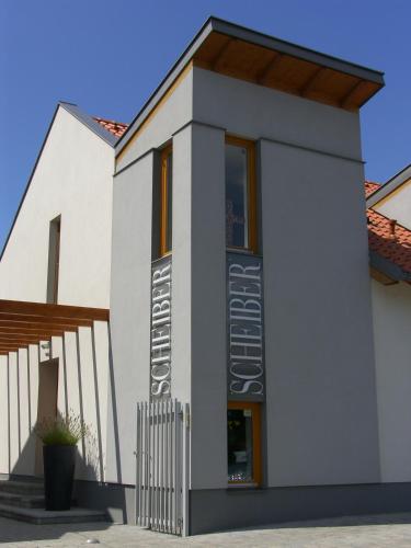  SCHEIBER Wein & Gästehaus in Weiden am See