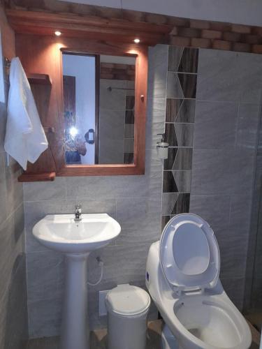 Standard Quadruple Room image 3
