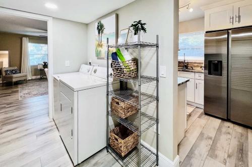 Cozy Sarasota Retreat - 3 Blocks to Coast! - image 13